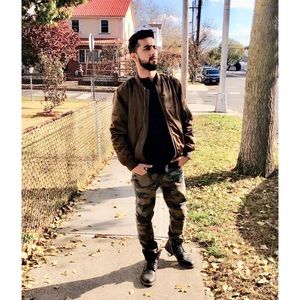 Meet your Posher, Amjad